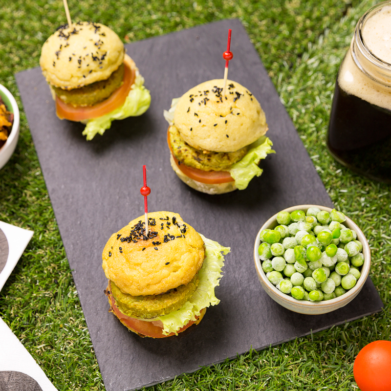 Mini Hamburguesas de guisantes con pan de coliflor