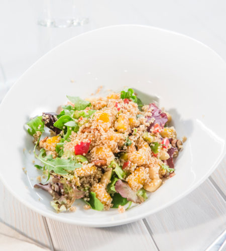 Ensalada de Quinoa con Pimientos y Mango