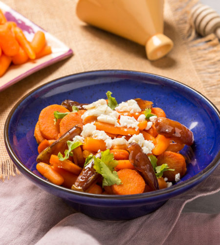 Zanahorias asadas con especias, vinagreta y queso de cabra